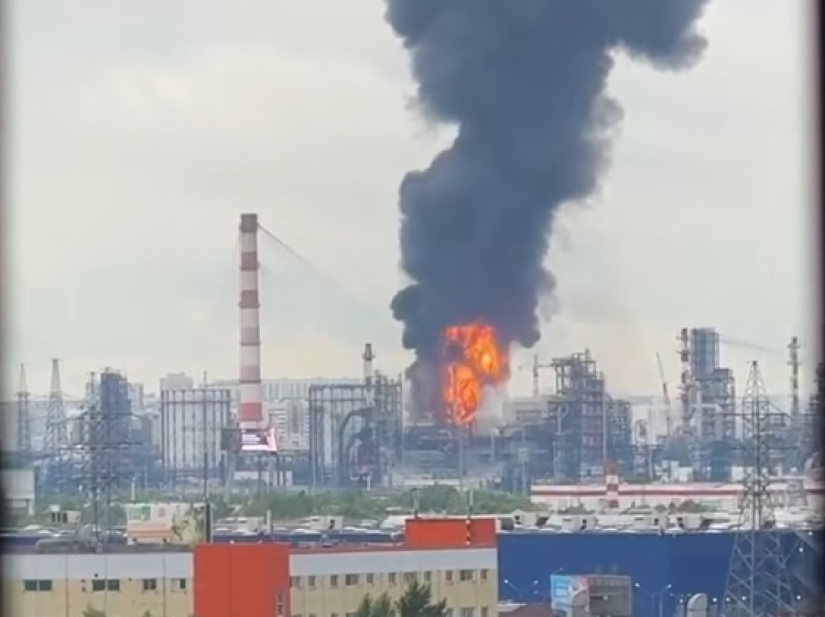 1 Nha May Loc Dau Trong Yeu O Thu Do Nga Bi Tan Cong Ong Zelensky Tu Tin Ve Nang Luc Tam Xa Cua Ukraine