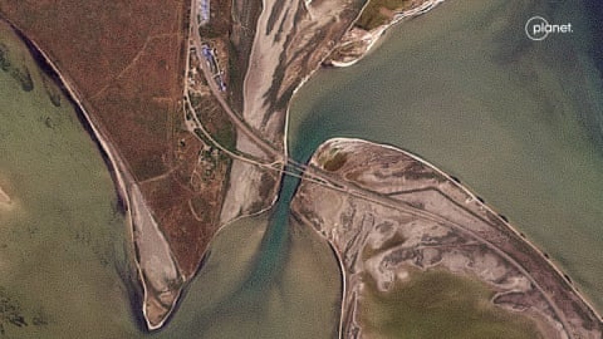2 Hau Can Nga O Crimea Bi Cat Giam 75 Duong Tu Than Duoi Ap Luc