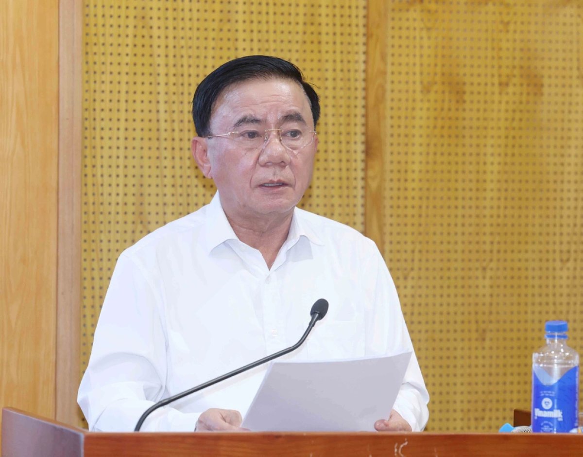 1 Bo Chinh Tri Yeu Cau Giam Phat Tu Trong Linh Vuc Kinh Te Cong Nghe