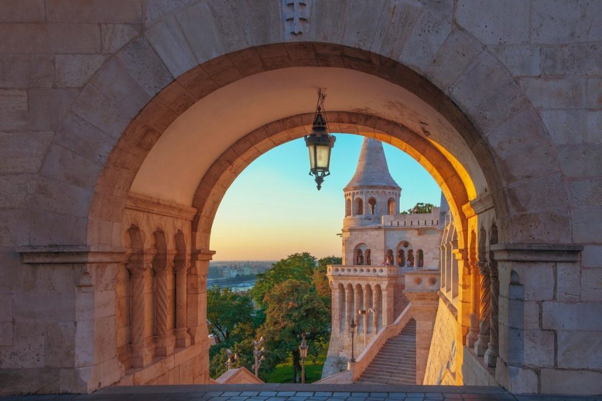 4 Budapest Ve Dep Quyen Ru Cua Vien Ngoc Quy Ben Dong Danube