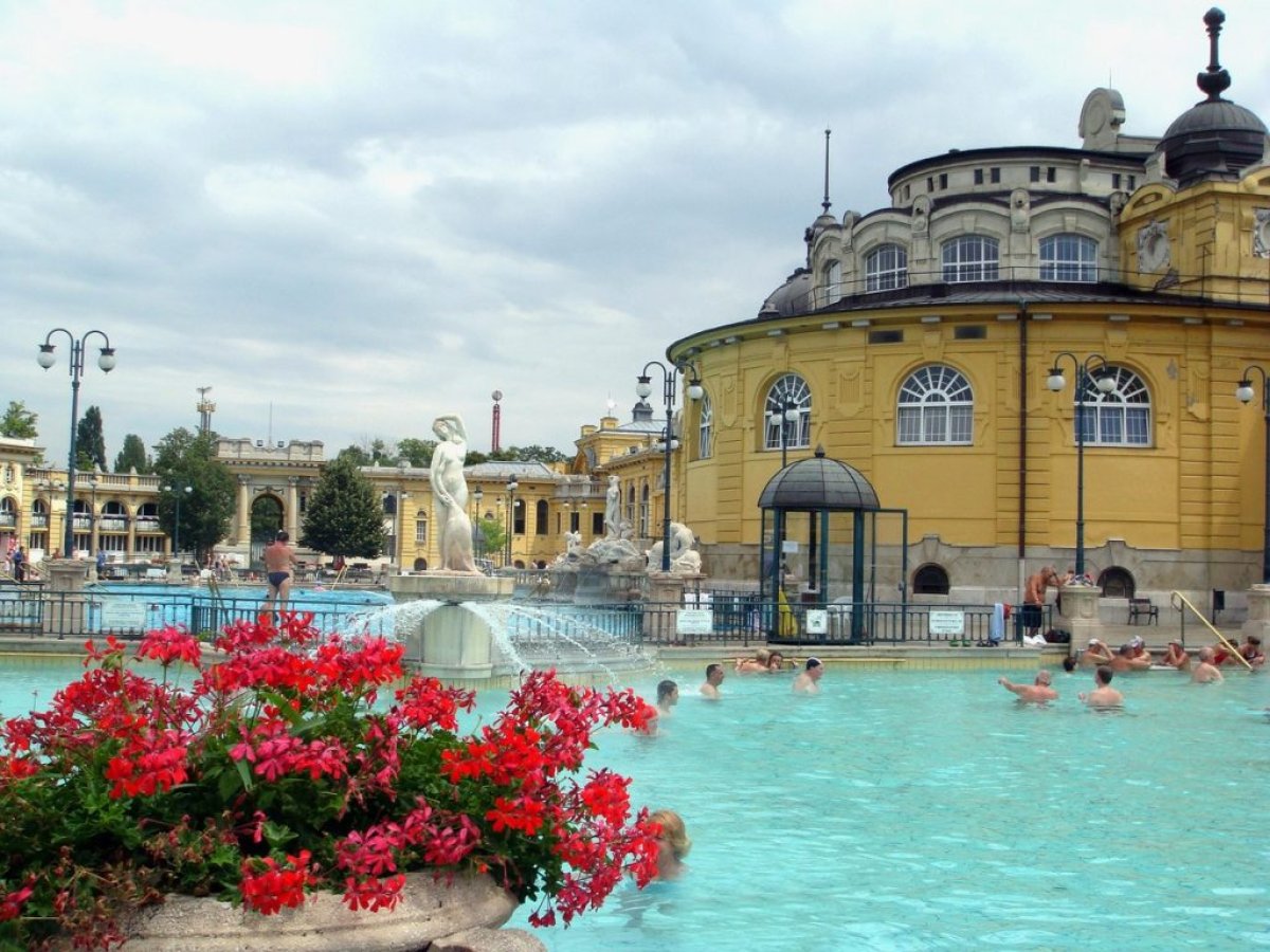 5 Budapest Ve Dep Quyen Ru Cua Vien Ngoc Quy Ben Dong Danube