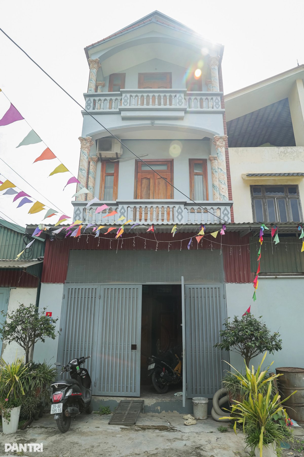 9 Ngoi Lang Ha Noi Gay Sot Trong Phim Dat Va Nguoi 24 Nam Truoc Gio Ra Sao