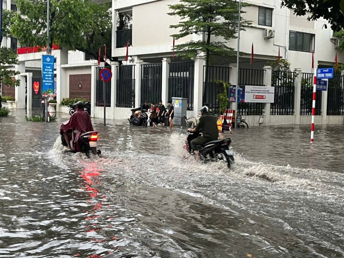 2 So Xay Dung Ha Noi Nuoc Dang 30 Cm Va Qua 30 Phut Moi Goi La Ngap Ung