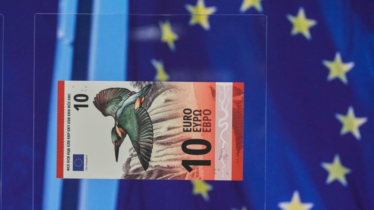 1 Ngan Hang Trung Uong Chau Au Cong Bo Cac Mau Thiet Ke Moi Cho Tien Giay Euro