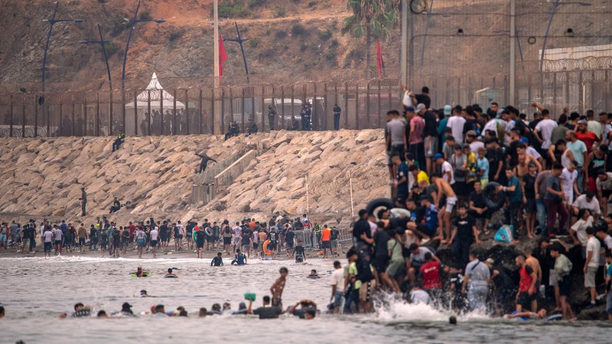 1 Ceuta Qua Tai Tay Ban Nha Doi Mat Khung Hoang Di Cu Lon Nhat Nhieu Nam