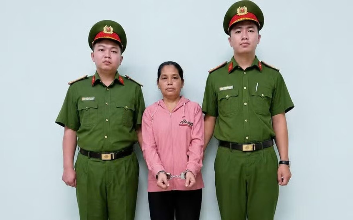 2 Cong An Tphcm Bat Khan Cap Bao Mau Bao Hanh Tre Tai Co So Mam Non