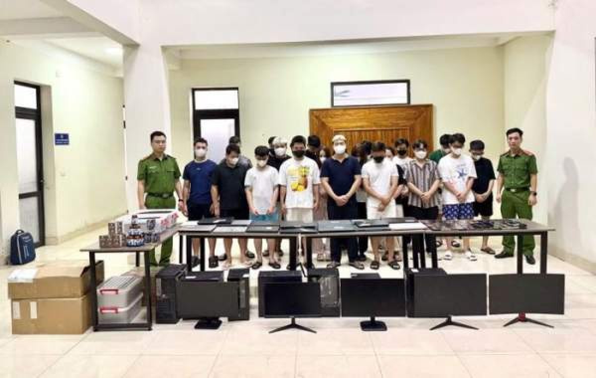 1 Khoi To 21 Bi Can Vu Quang Cao Phong Dai Thuoc Dong Y O Phu Tho