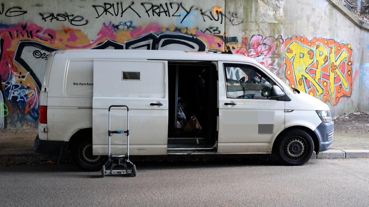 1 Vu Cuop Xe Cho Tien Tao Ton Ngay Truoc Sieu Thi Lidl O Berlin Gay Chan Dong