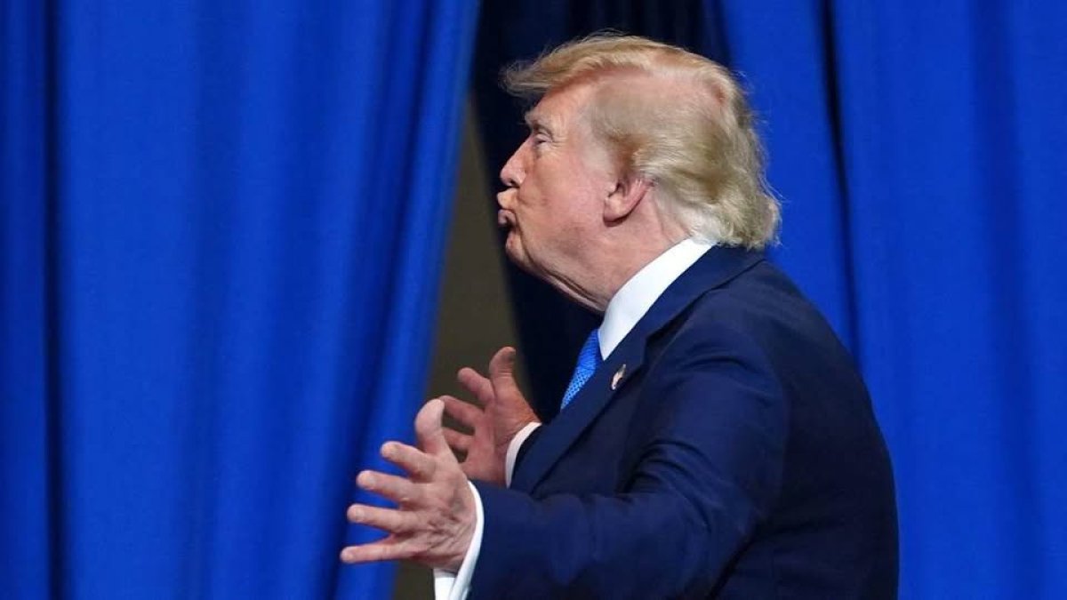 1 Trump Ap Trung Phat Moi Voi Iran My Dang Dan Don Doc Tren Mat Tran Quoc Te