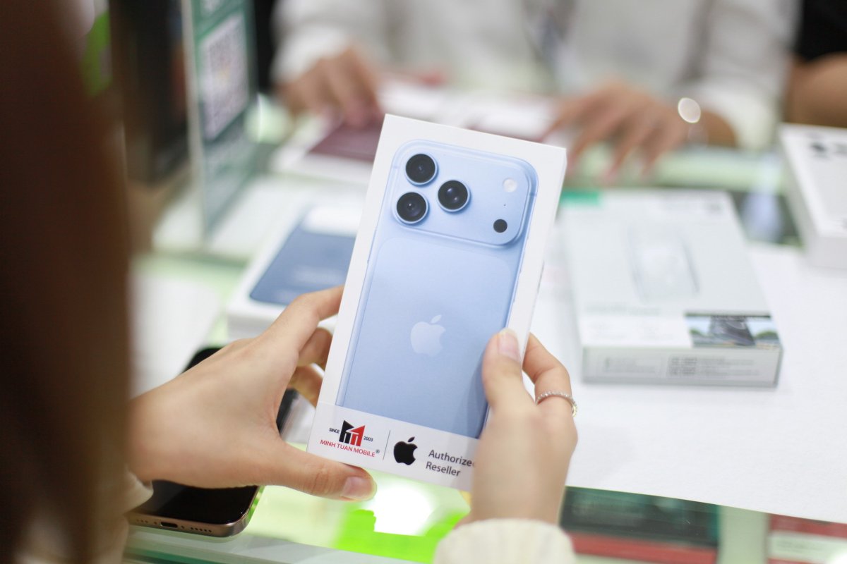 6 Ngay Dau Mo Ban Iphone 18 Pro Nguoi Viet Chen Chan Chi Tram Ti Len Doi Iphone