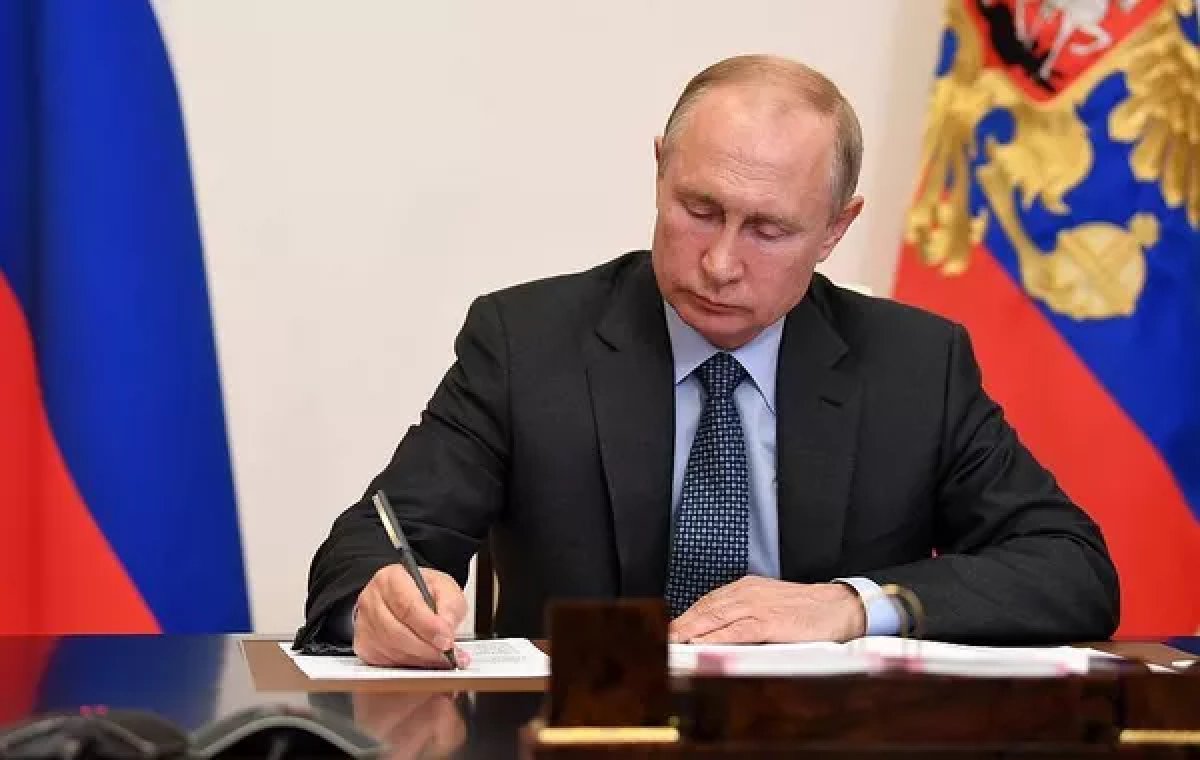 1 Putin Ra Lenh Trung Thu Nha May Tai Nga Cua Hang Bao Bi My