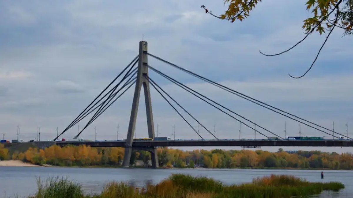 2 Nga Tan Cong Cay Cau Lon Thu Hai Tai Kyiv Giao Thong Thu Do Roi Loan