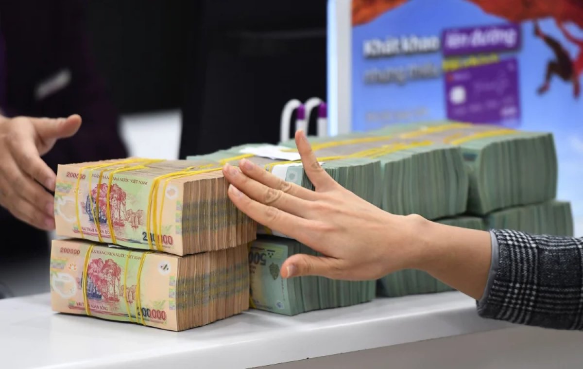 1 Co 200 Trieu Nen Mua Vang Hay Gui Tiet Kiem De Thu Loi Nhuan Cao Hon