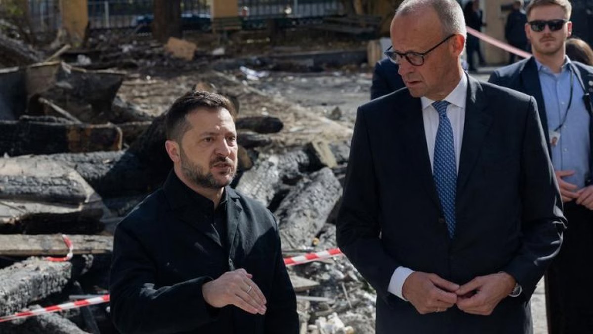 1 Ukraine Bao Dong May Bay Khong Nguoi Lai Khi Thu Tuong Merz Den Kyiv