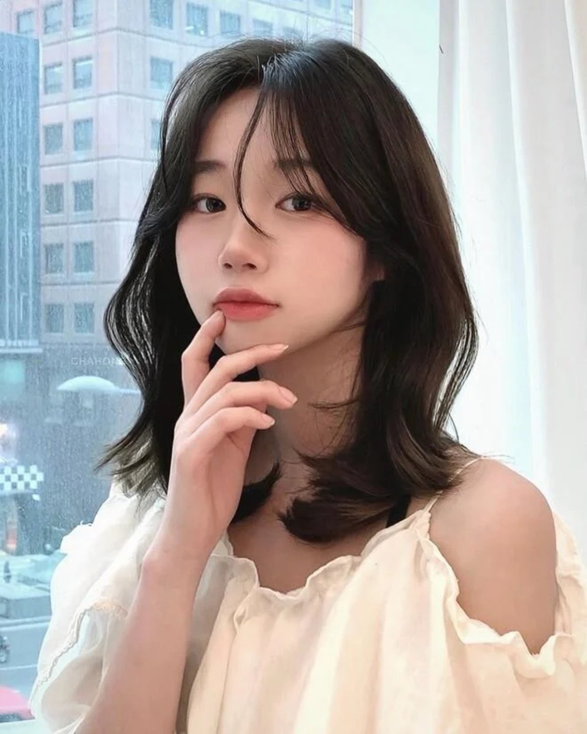 3 6 Kieu Toc Ngan Layer Nhe Giup Guong Mat Thanh Thoat Tre Trung Hon Trong Mua Thu 2026