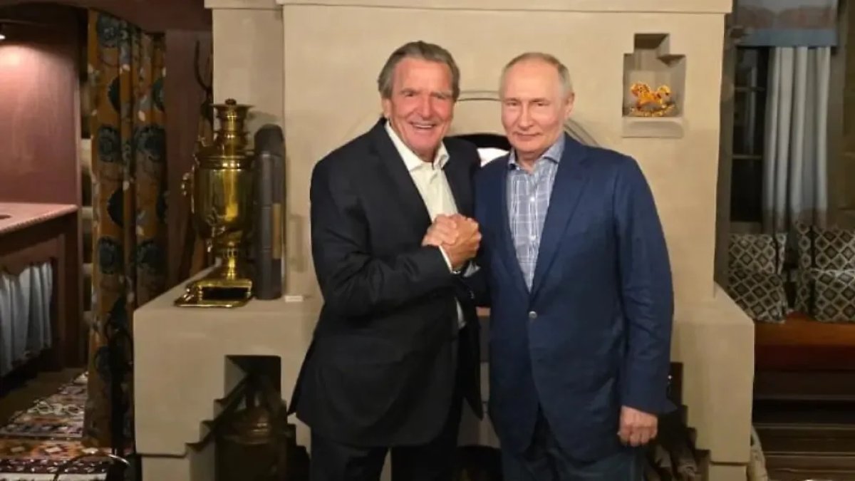 1 Cuu Thu Tuong Duc Schroder Du Tiec Sinh Nhat Putin O Moskau Hung Chi Trich Nang Ne
