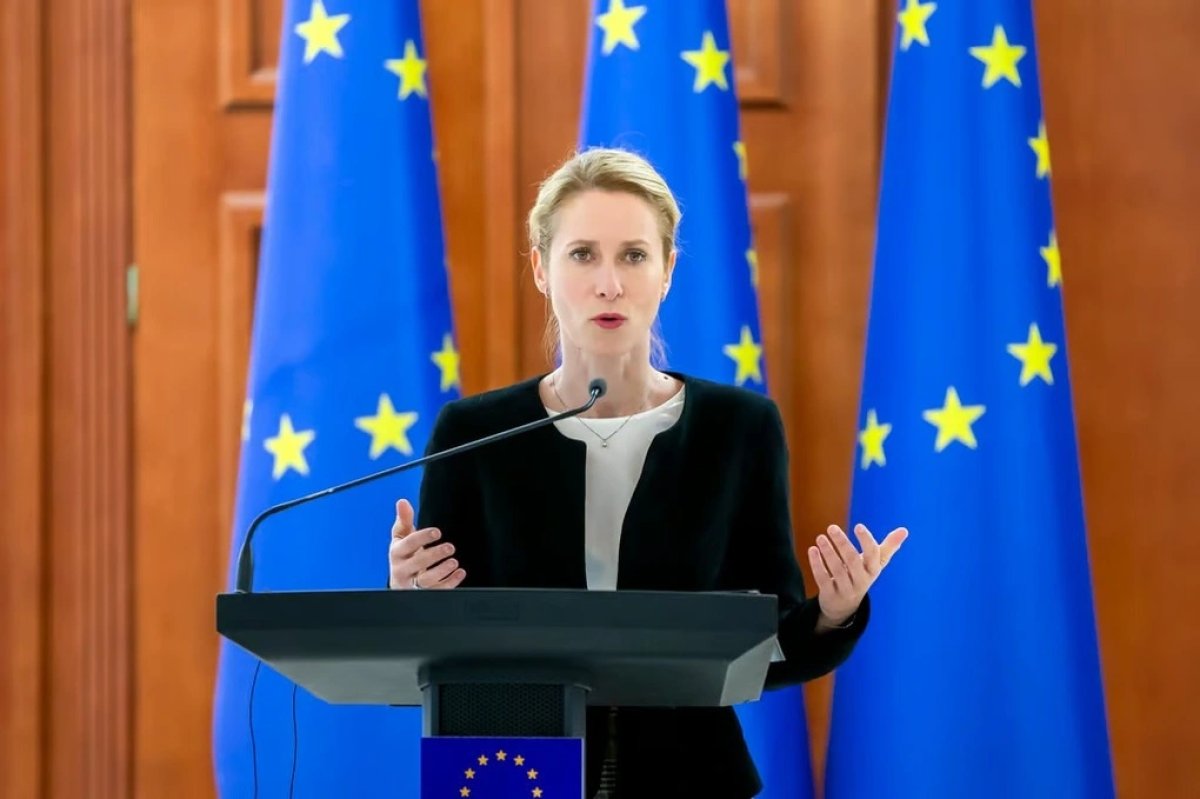 1 Eu Mo Rong Trung Phat Nham Vao Nganh Cong Nghiep Quan Su Nga