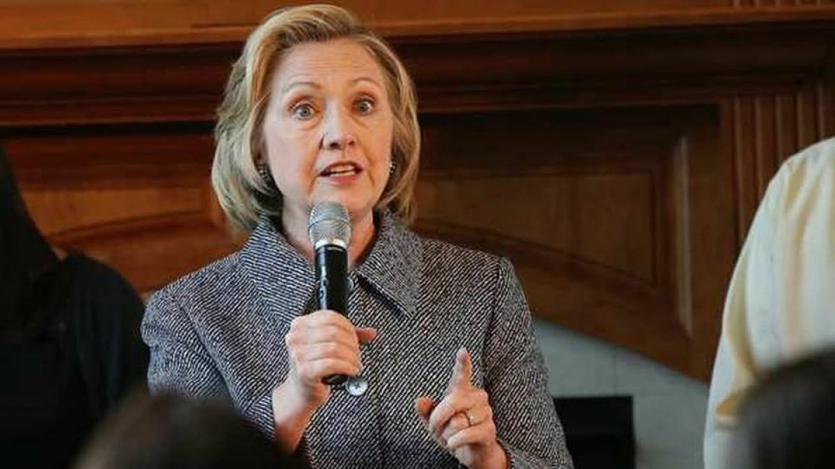 1 Hillary Clinton Nghi Putin Nam Giu Thong Tin Bat Loi Ve Trump De Gay Suc Ep