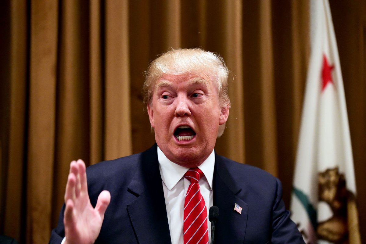 2 Iran De Doa Dap Tra Trump Bang Mot Cha Cua Moi Qua Bom